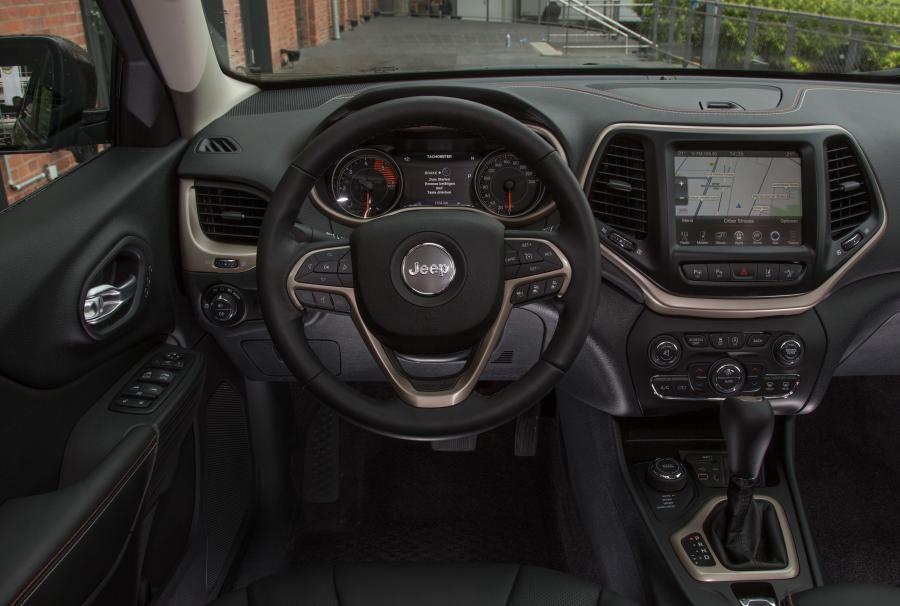 Торпедо Jeep Cherokee 75th Anniversary (KL) 2016 года  (WW) (фото 8 из 24)